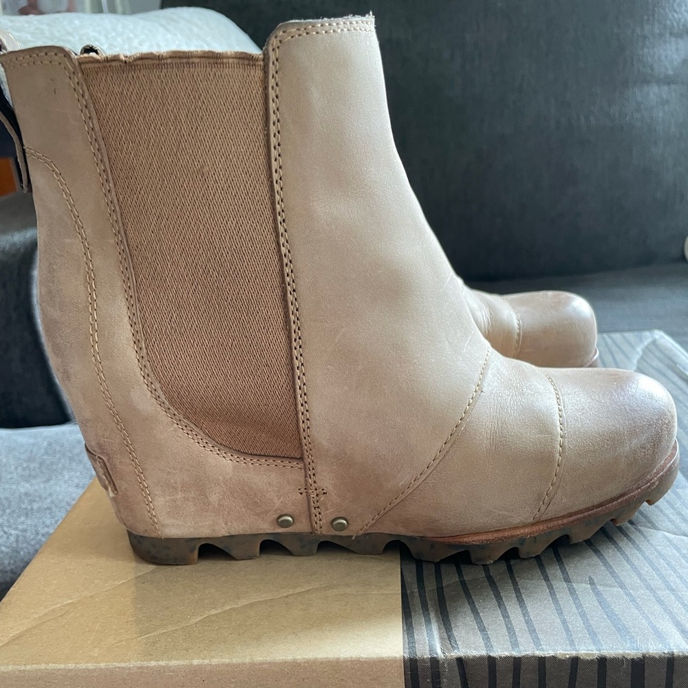 Sorel Lea boots